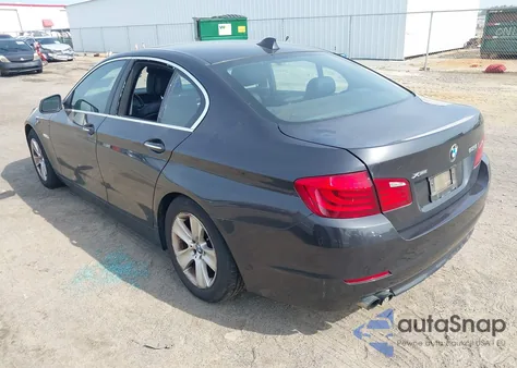 2013 BMW 528I xDrive z USA, uszkodzony, nr VIN WBAXH5C50DDW13775